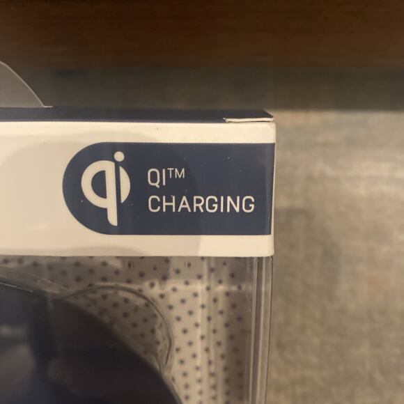 Mercury Merkury Wireless Charging Pad Black Apple Android 10W Fast Charging New - Picture 3 of 4